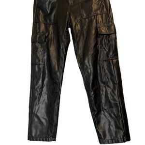 American Eagle Outfitters women’s Black Cargo Pants